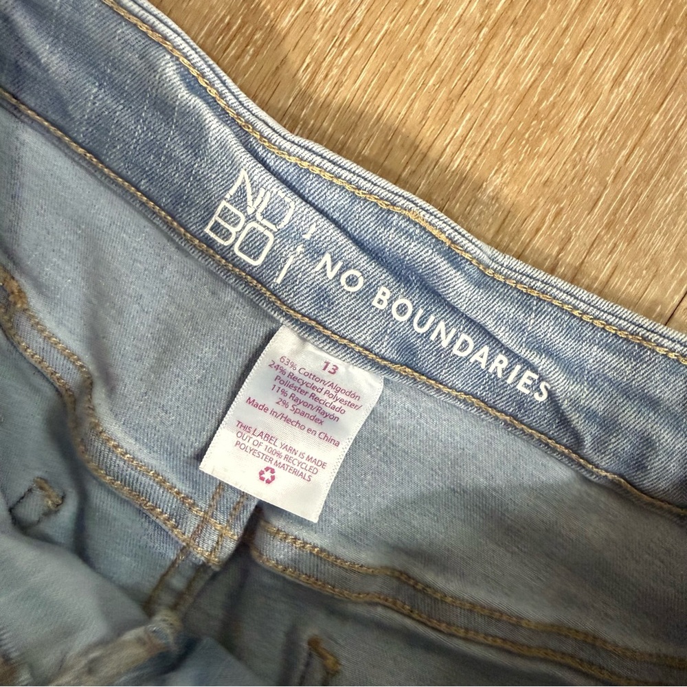 No Boundaries Light Blue Denim Roll Cuff Shorts - Picture 4 of 5